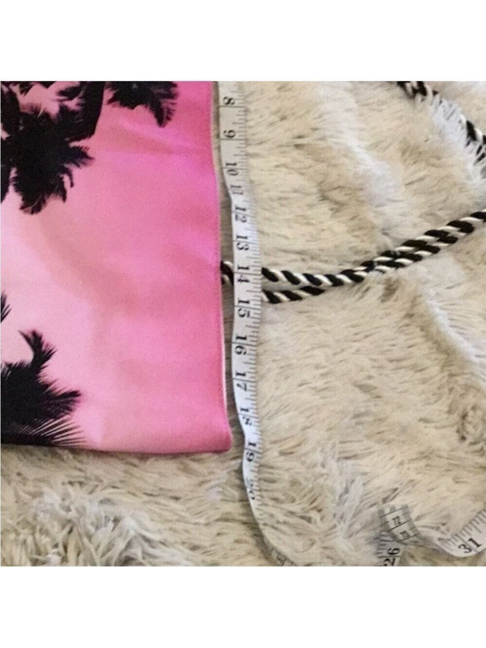 Avon Palm tree tote Magnetic closure no zipper Open concept no pockets - Picture 5 of 10